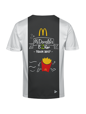 Rückenansicht des Firmenlaufshirts von McDonalds mit einer tollen, lustigen Grafik. Damit macht jeder Firmenlauf Spaß.