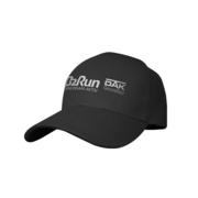 Klassische schwarze Cap mit aufgesticktem weißen B2Run Infront Logo.