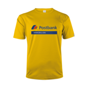Das T-Shirt für die Postbank Immobilien ist in strahlendem gelb und zeigt nur das Logo der Firma auf der Vorderseite. 