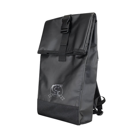 Komplett schwarzer Tarpaulin Rucksack mit individuellem Logo-Aufdruck. 